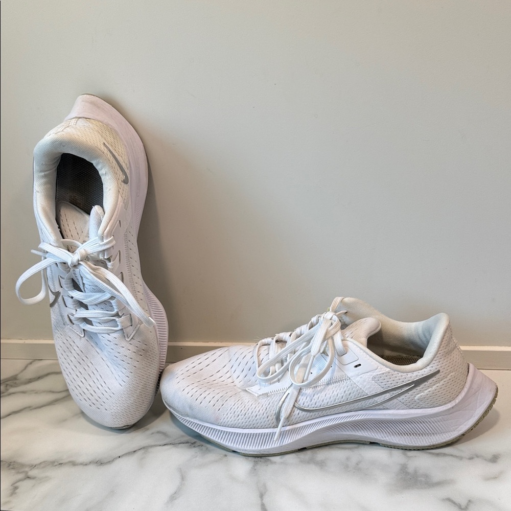 Nike Air Zoom Pegasus 38 running shoes women’s white size 8